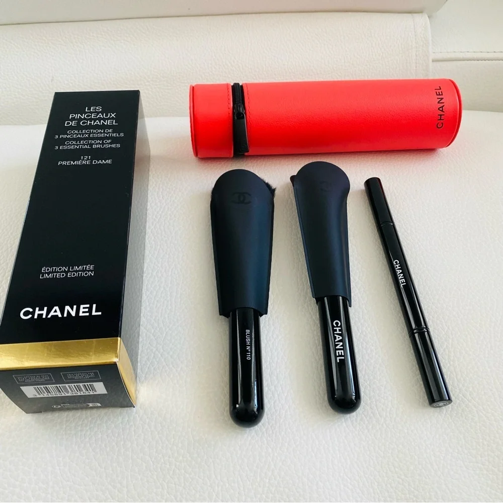 Chanel Brush set 100% authentic in 121 PREMIÈRE DAME case and 3 brushes New